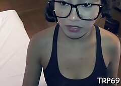 Hot ass Thai slut bounces on a rod