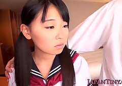 Asiatic Petite Schoolgirl Fucked în Pizdă Strâmtă